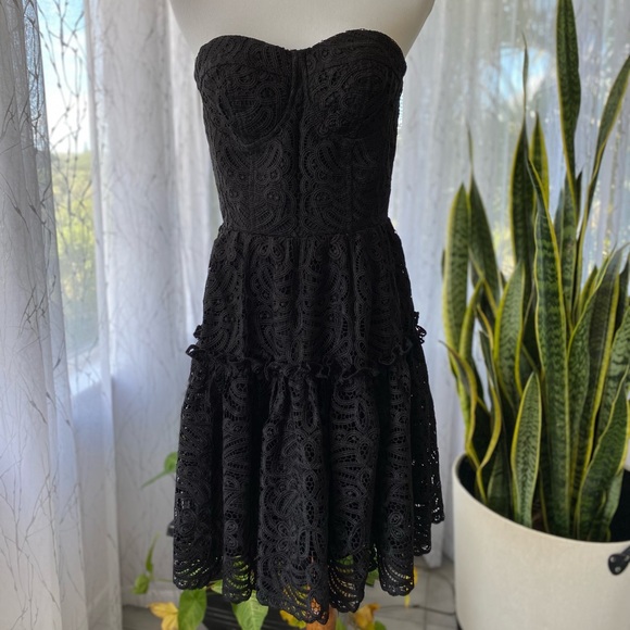 ANTHROPOLOGIE Black Lace Strapless Dress 6 - Picture 3 of 12